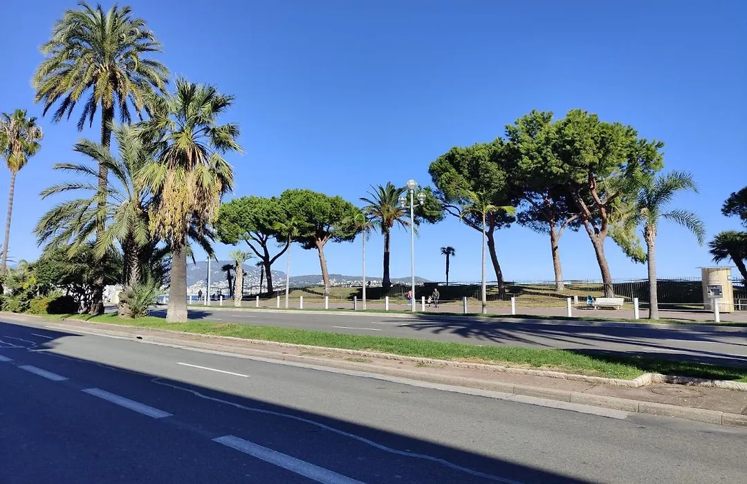 Le 323 Prom - Beachfront - Parking - Near Tram &Supermarket - Ac - Washing Machine-1
