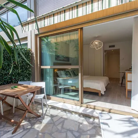 Centre Promenade Golden Square Terrace 1 Min Walk To The Beach Ac-3