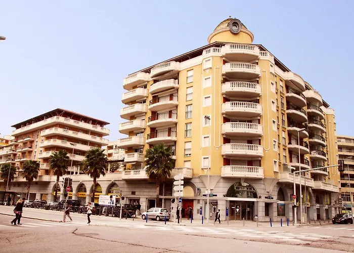 Domes Seaside Residence Piscine, Free Parking, Airport Tramway Nizza