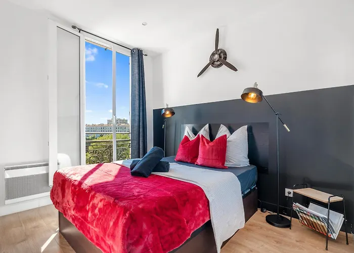 Nice Renting - Cambrai - Luxurious Sea View Terrasse - King Bed - Parking - Ac - Fully Equipped