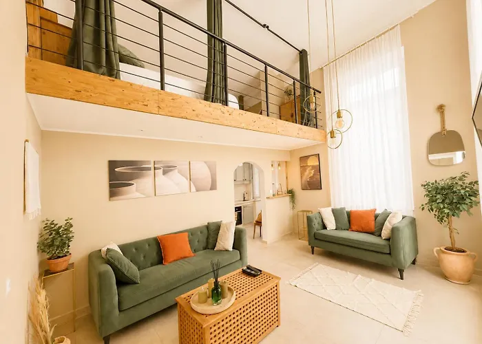 Spacious Loft, Duplex, Old Town, 3 Bedrooms - Easy Check-In Nizza